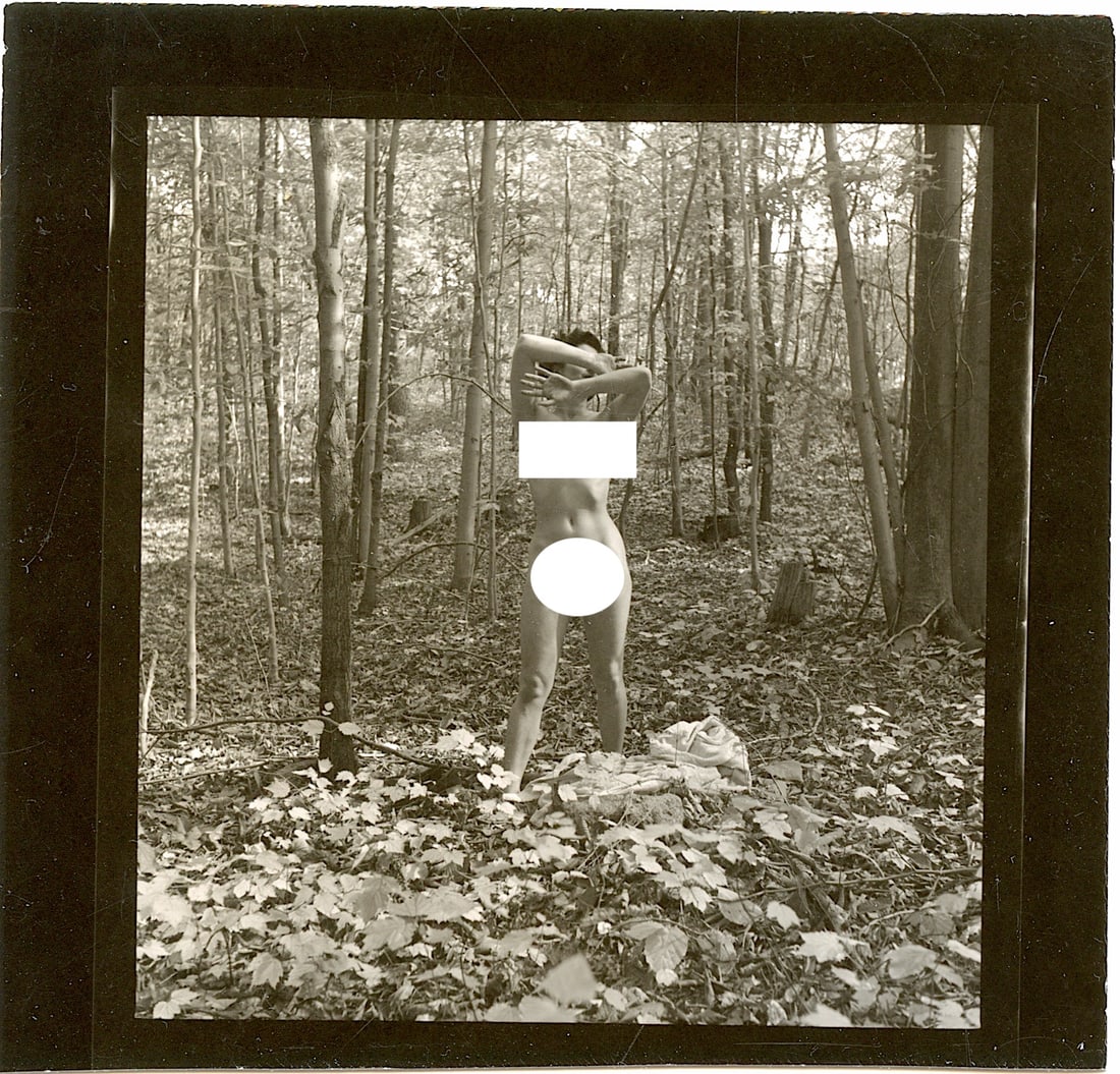ANDRÉ DE DIENES Vintage Photo 1950s-1960s Nude Study: The provenance of this photo is from the archives of notable photographer André de Dienes. The dimensions are Approx. 2.75" x 2.75" (small variances can occur). This black and white gelatin photo was