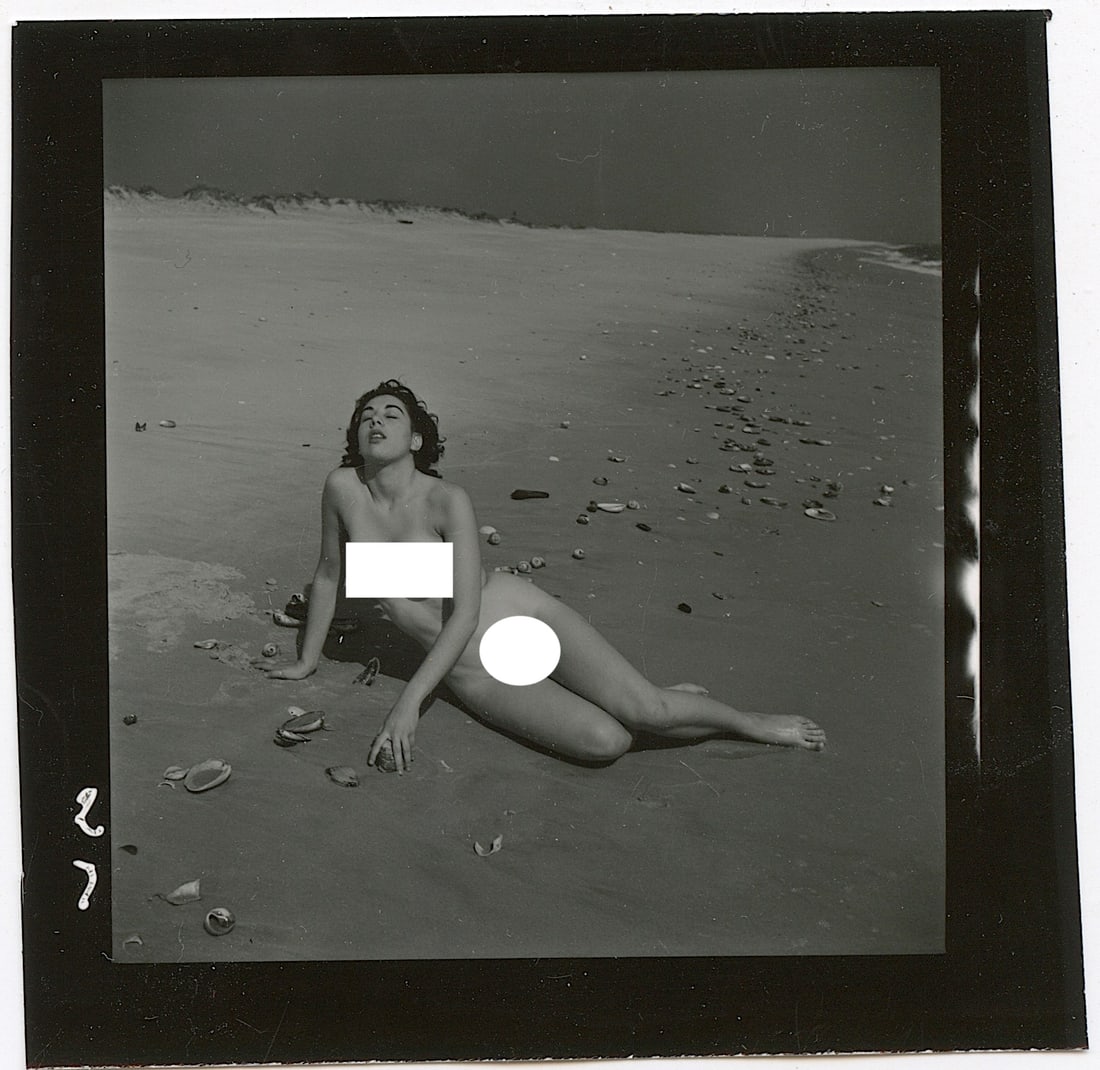 ANDRÉ DE DIENES Vintage Photo 1950s-1960s Nude Study: The provenance of this photo is from the archives of notable photographer André de Dienes. The dimensions are Approx. 2.75" x 2.75" (small variances can occur). This black and white gelatin photo was
