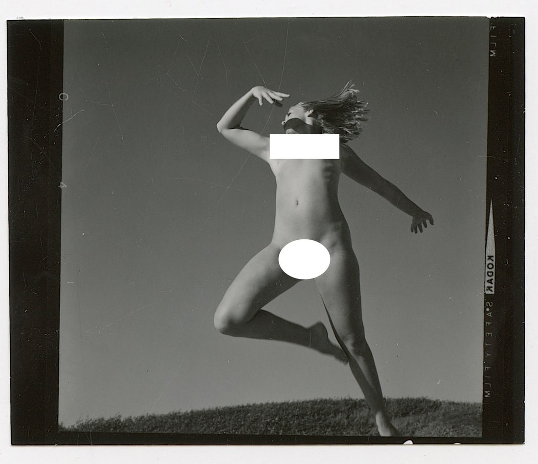 ANDRÉ DE DIENES Vintage Photo 1950s-1960s Nude Study: The provenance of this photo is from the archives of notable photographer André de Dienes. The dimensions are Approx. 2.75" x 2.75" (small variances can occur). This black and white gelatin photo was