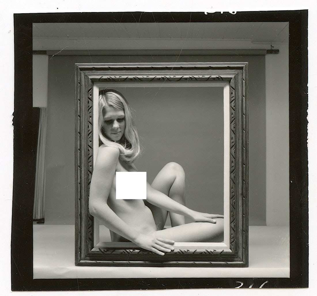 ANDRÉ DE DIENES Vintage Photo 1950s-1960s Nude Study: The provenance of this photo is from the archives of notable photographer André de Dienes. The dimensions are Approx. 2.75" x 2.75" (small variances can occur). This black and white gelatin photo was