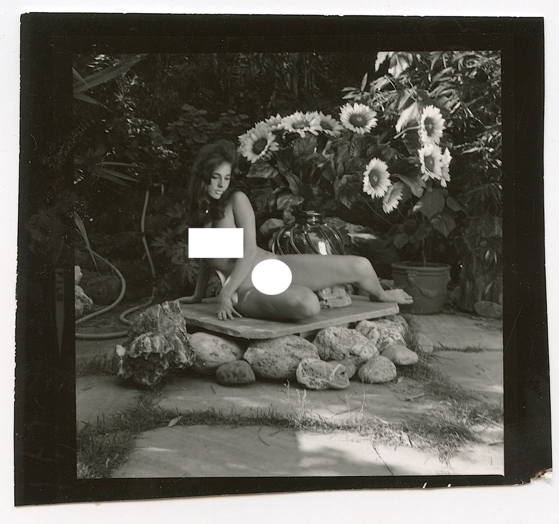 ANDRÉ DE DIENES Vintage Photo 1950s-1960s Nude Study: The provenance of this photo is from the archives of notable photographer André de Dienes. The dimensions are Approx. 2.75" x 2.75" (small variances can occur). This black and white gelatin photo was