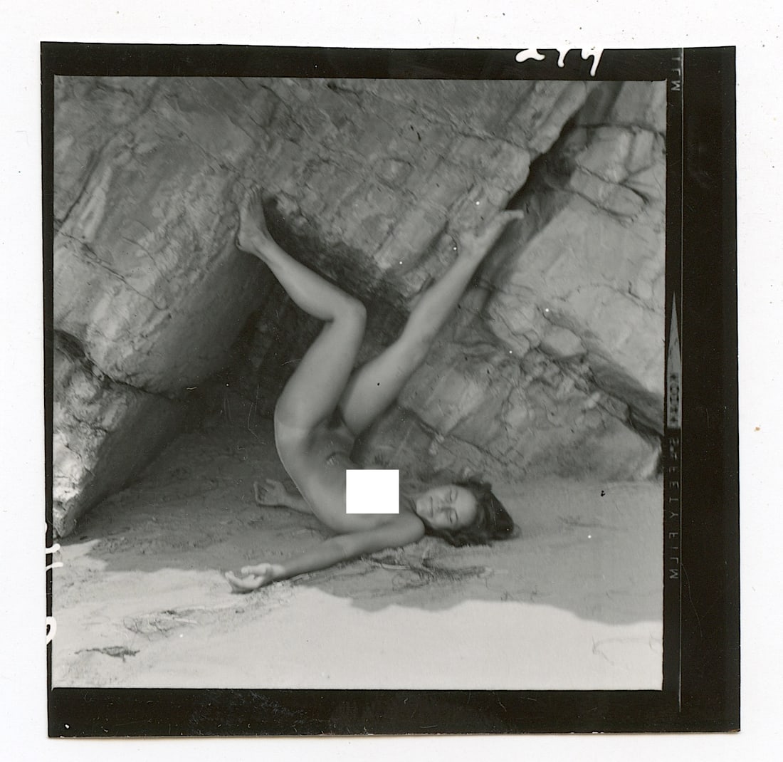 ANDRÉ DE DIENES Vintage Photo 1950s-1960s Nude Study: The provenance of this photo is from the archives of notable photographer André de Dienes. The dimensions are Approx. 2.75" x 2.75" (small variances can occur). This black and white gelatin photo was
