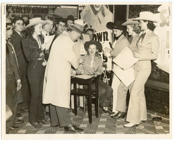 Vintage Original Photo GENE AUTRY with  "Courier Girls" for Victory Stampede