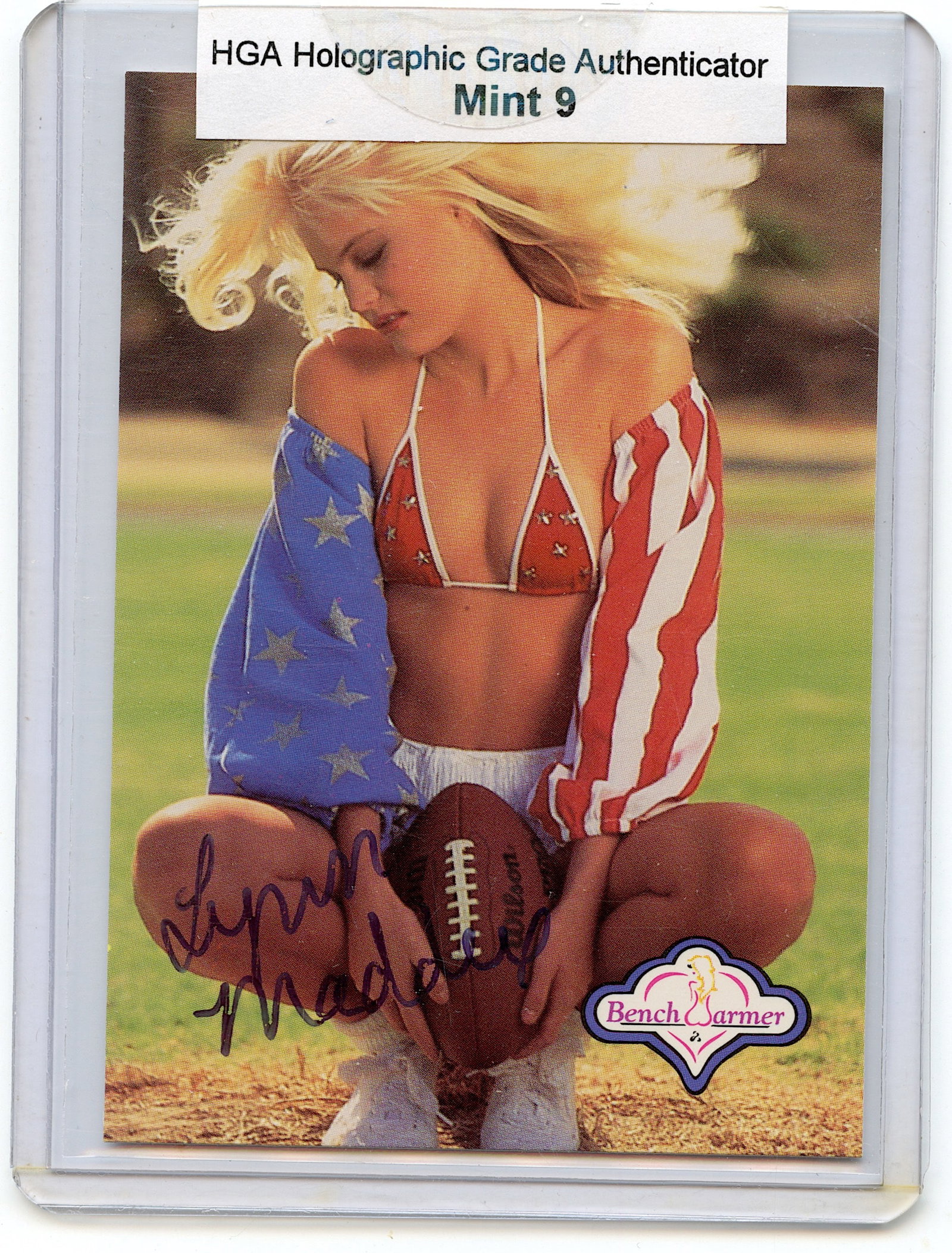 1992 Bench Warmer #4 Lynn Maddux SIGNED: This lot is coming from the estate of a photographer in LA. We have included a quality scan to show it's actual condition. This lot is located in Boca Raton, Fl and its shipment will be made directly 