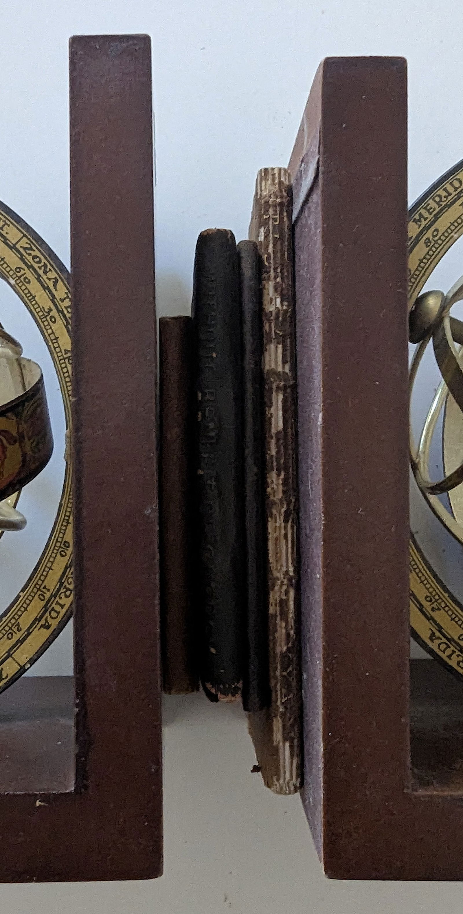 Set 4 Vintage / Antique Books Collectors: This lot is coming from the estate of a collector in RI. We have included a quality scan to show it's actual condition. This lot is located in Boca Raton, Fl and its shipment will be made directly by