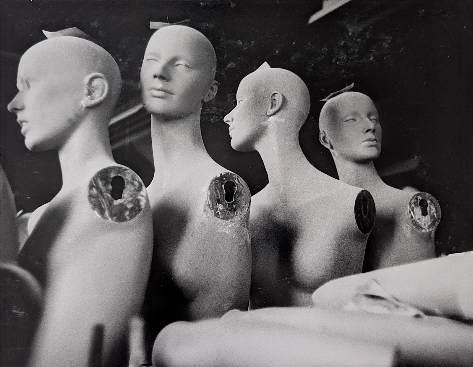 Original Photography by HERB FLATOW N.Y.Serie Mannequins: This lot is coming from the estate of a collector in RI. We have included a quality scan to show it's actual condition. The dimensions are Approx. 9.5" x 12" (some variances can occur). This lot is lo