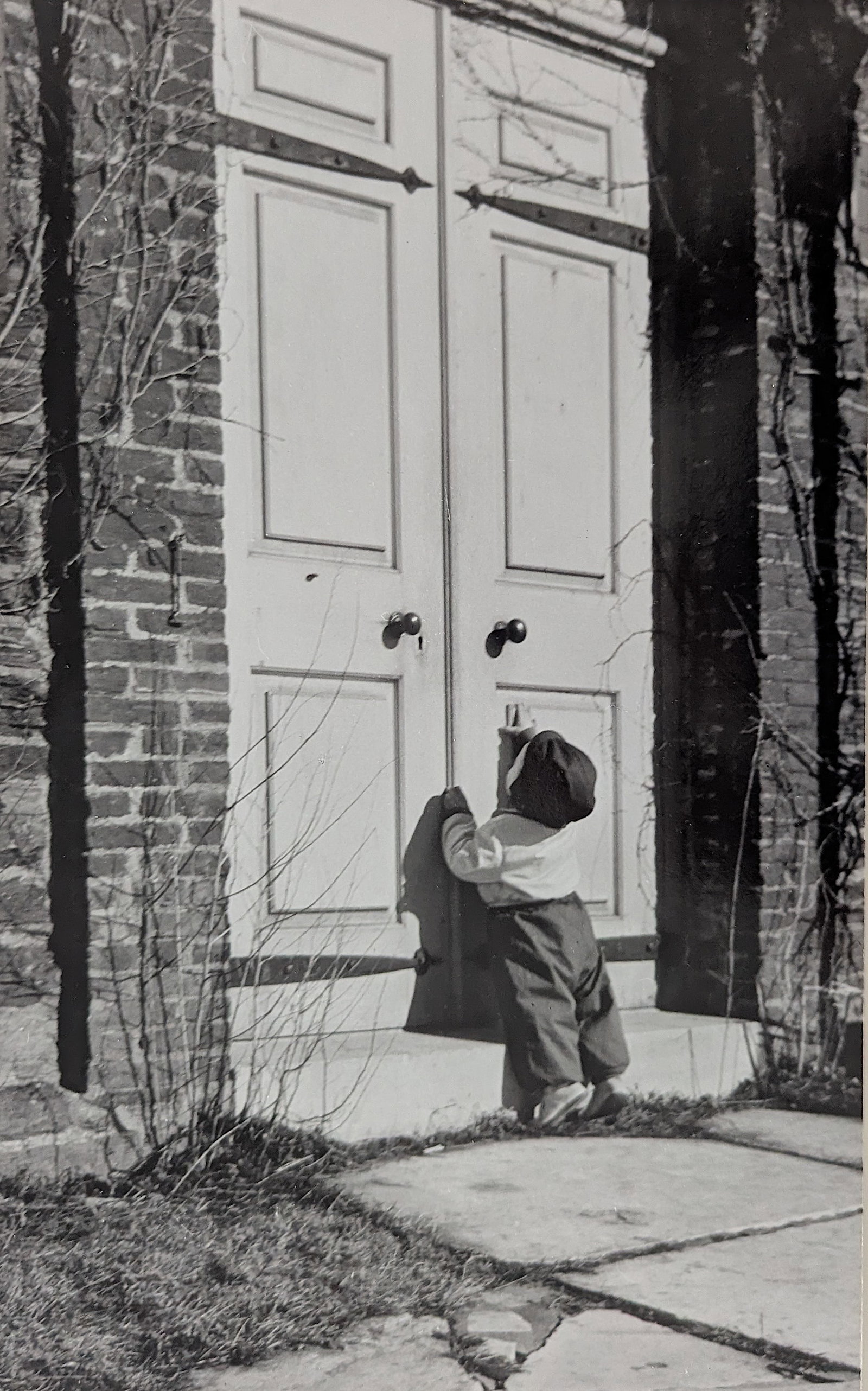 Original Photography by HERB FLATOW N.Y.Serie Boy Door: This lot is coming from the estate of a collector in RI. We have included a quality scan to show it's actual condition. The dimensions are Approx. 13.25" x 8.25" (some variances can occur). This lot i