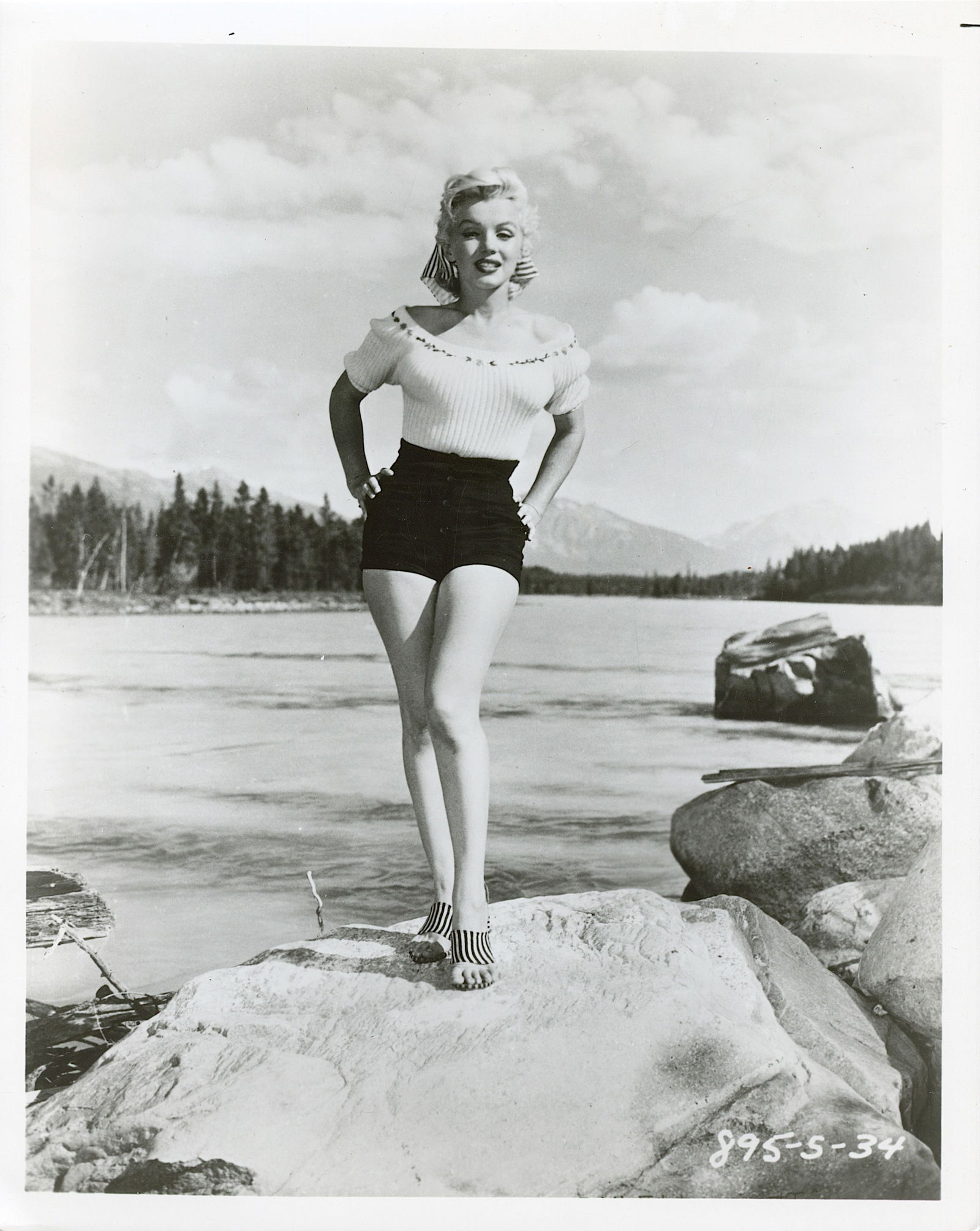 Vintage Photo Pin Up Model Marilyn Monroe 10" x 8" (1 of 1)