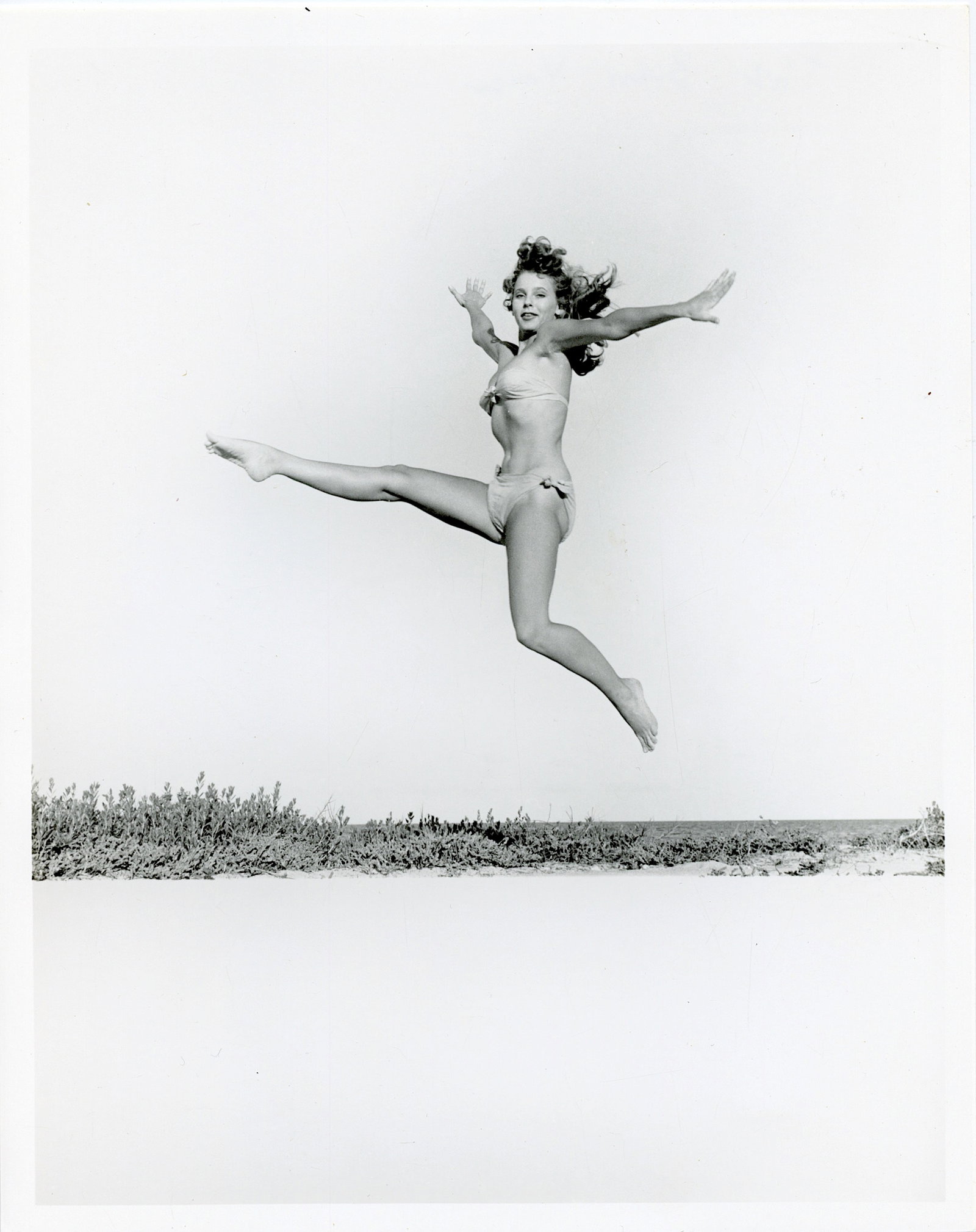 Vintage Photo From Estate BUNNY YEAGER 10" x 8": This lot is coming from Bunny Yeager's estate/archives. Linnea Eleanor "Bunny" Yeager (March 13, 1929 - May 24, 2014) was an American photographer and pin-up model. She met Bettie Page in 1954, and to