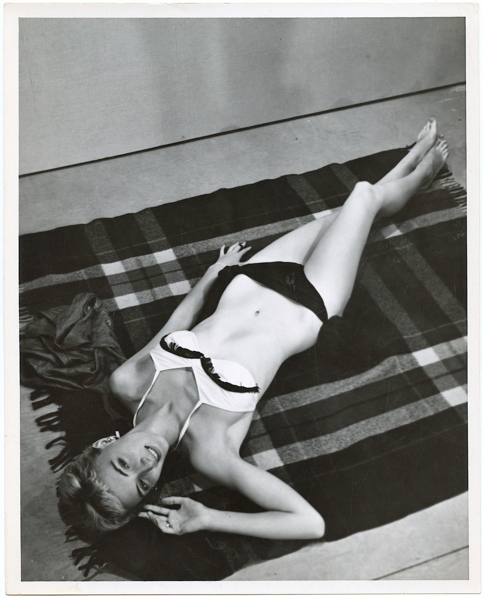 Vintage Pin Up Photography Dancers / Models 1950s: This lot is coming from the estate of a collector in RI. We have included a quality scan to show it's actual condition. This lot is located in Boca Raton, Fl and its shipment will be made directly by 