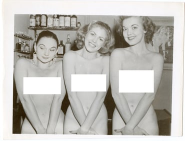 Vintage 1940s Photograph Pin Up Female Nude Model(s) 4" x 5.25"