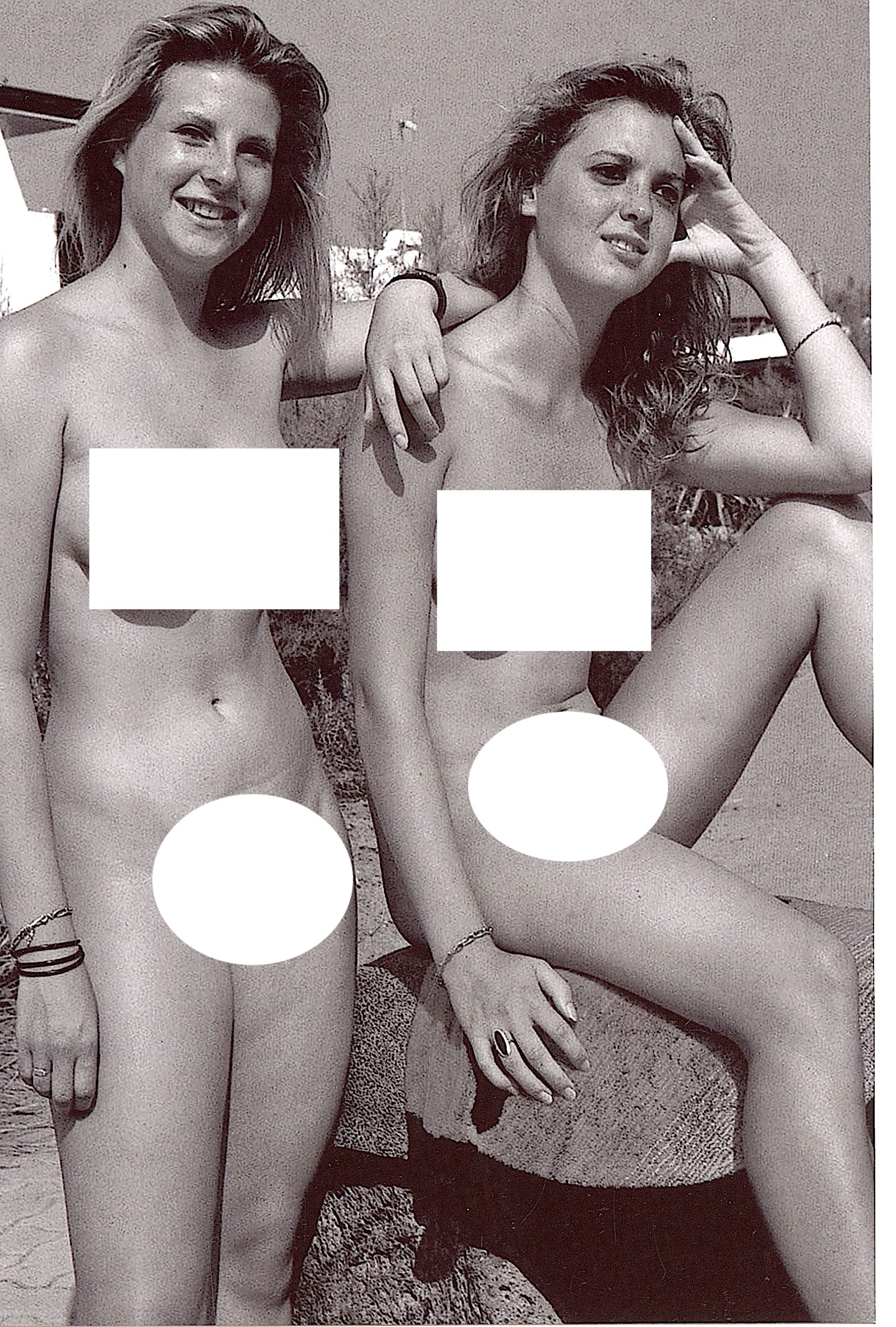 21st C. Fujifilm Print Photo Pin Up Model Female: This lot is coming from the estate of a collector in PBC. We have included a quality scan to show it's actual condition. The dimensions are Approx. 4" x 6" (some variances can occur). This lot is loca