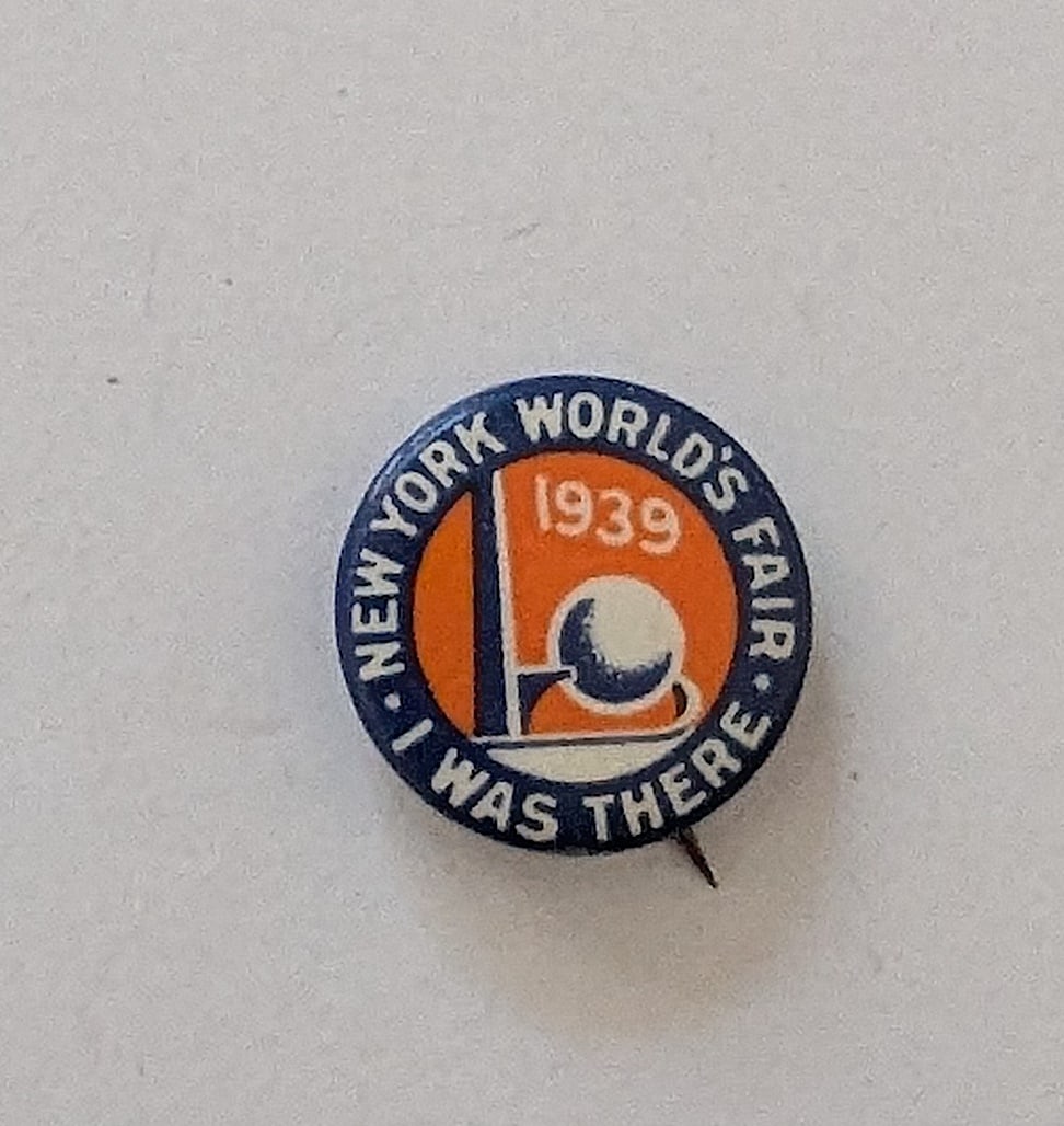 Vintage Scarce Pinback Button New York World's Fair, 1939 (1 of 2)