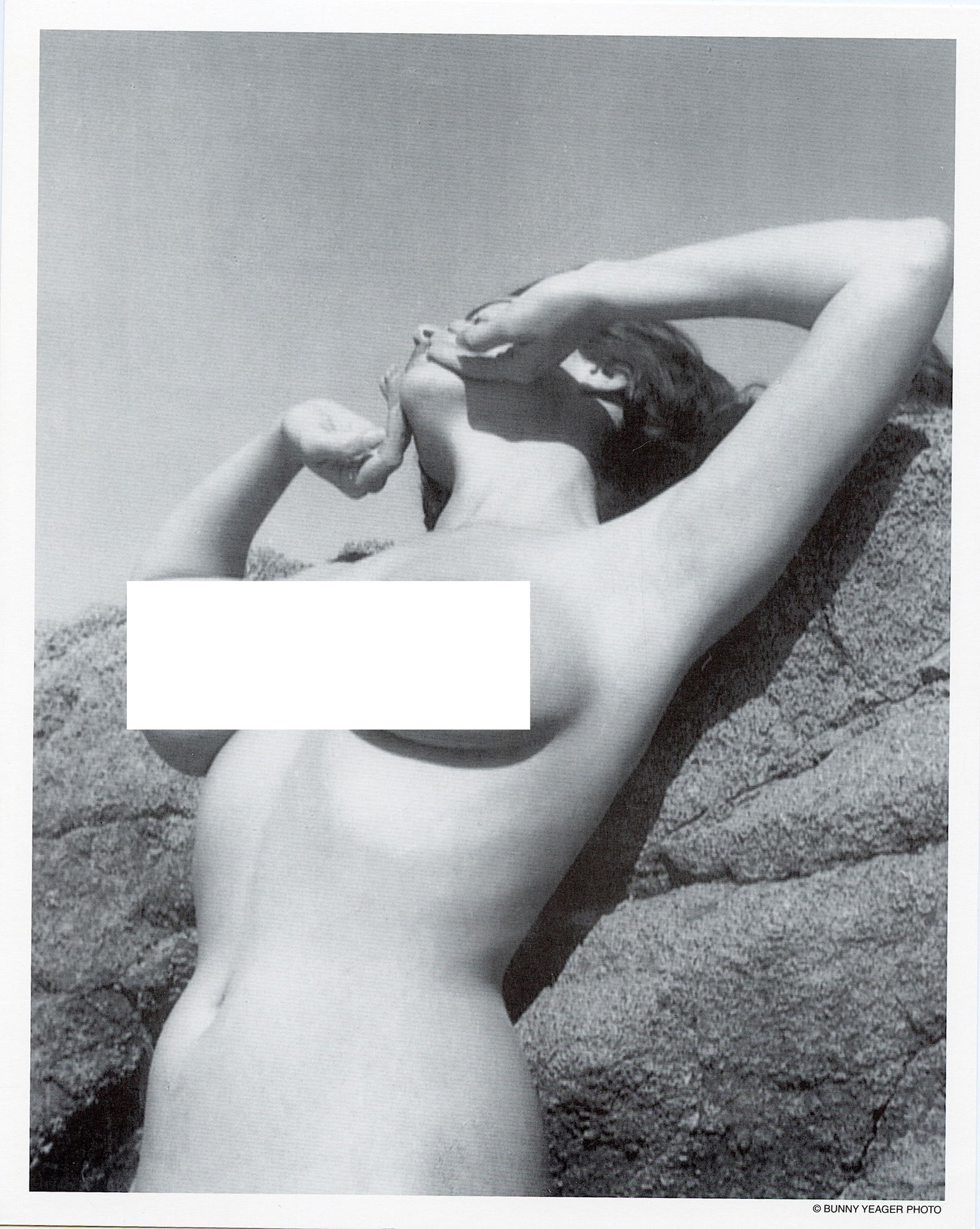 BUNNY YEAGER Vintage Pin Up Litho Model DIANE WEBBER: This lot is coming from Bunny Yeager's estate/archives. Linnea Eleanor "Bunny" Yeager (March 13, 1929 - May 24, 2014) was an American photographer and pin-up model. She met Bettie Page in 1954, and to