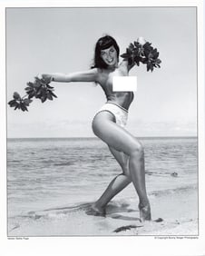 BUNNY YEAGER Vintage Pin Up Litho  Model BETTIE PAGE