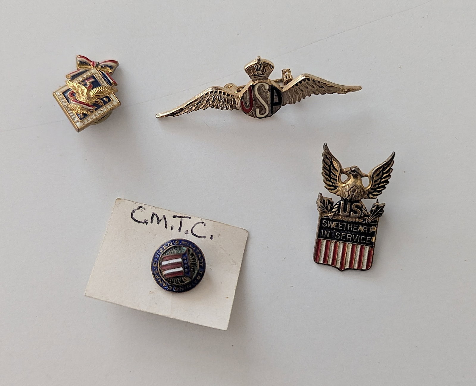 Vintage Set with 4 Military Pin Small Size: The provenance of this lot is from a quality collector PBC. Please see all the included images to read all related information. We have included quality scans to show it's actual condition. This lot i