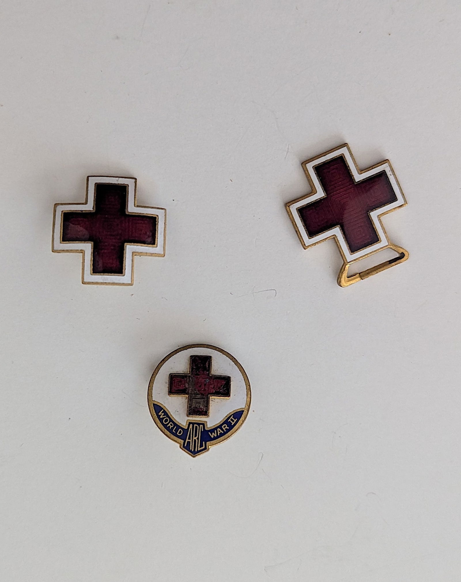 Vintage Set 3 Red Cross Enamel Pins from WW2 (1 of 2)