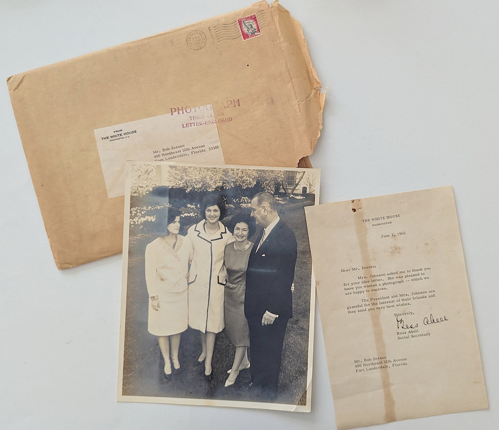 1966 White House Letter with Photo of President Mr. & Mrs JOHNSON: The provenance of this lot is from a quality collector PBC. Please see all the included images to read all related information. We have included quality scans to show it's actual condition. This lot i