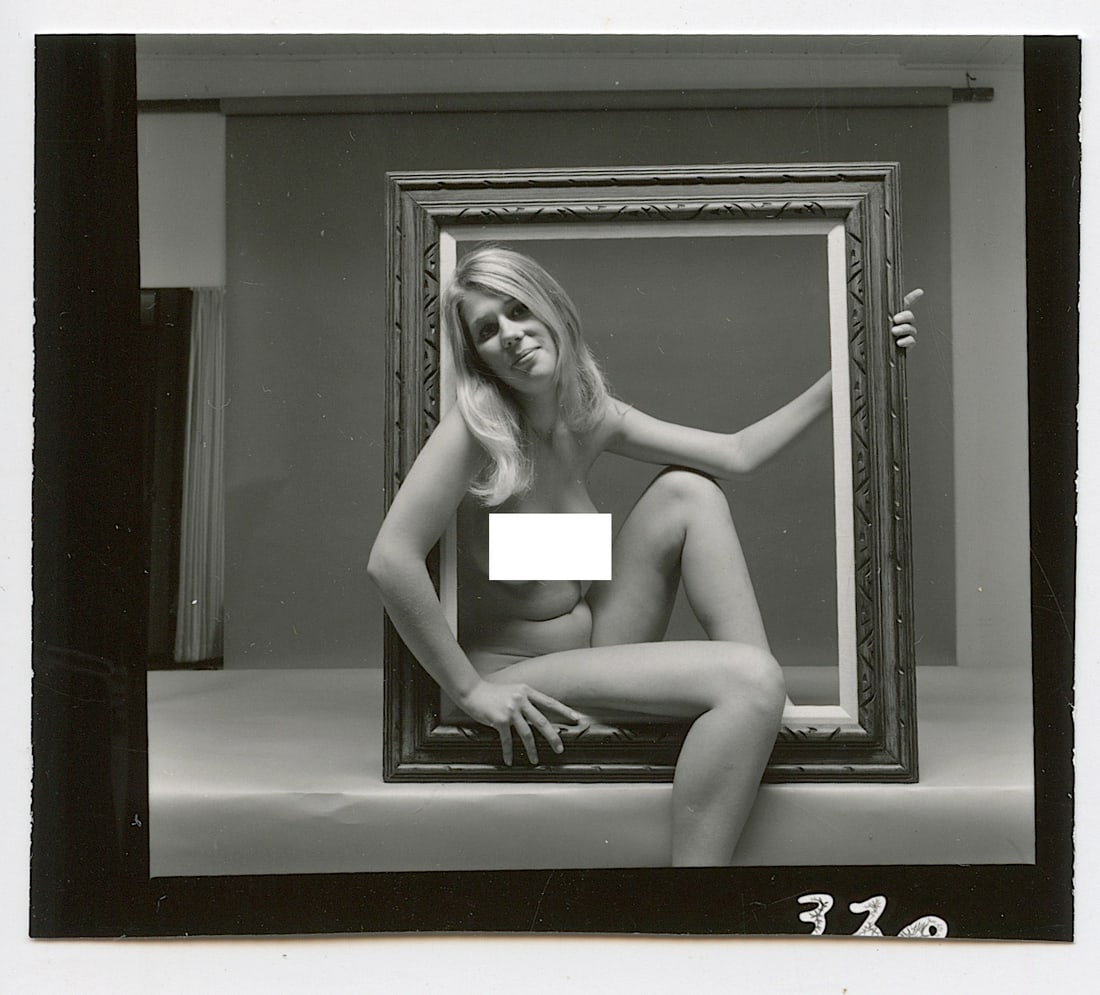 ANDRÉ DE DIENES Vintage Photo 1950s - 1960s Artistic Nude Study: The provenance of this photo is from the archives of notable photographer André de Dienes. The dimensions are Approx. 2.75" x 2.5" (small variances can occur). This black and white gelatin photo was