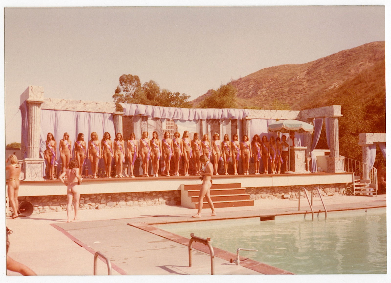 Vintage 1970s American Naturalism Nudism Female Model 4.5" x 3.5": This lot is coming from the estate of a collector in RI. We have included a quality scan to show it's actual condition. This lot is located in Boca Raton, Fl and its shipment will be made directly by 