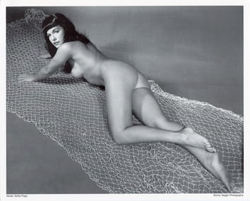 BUNNY YEAGER Vintage Pin Up Litho  Model BETTIE PAGE