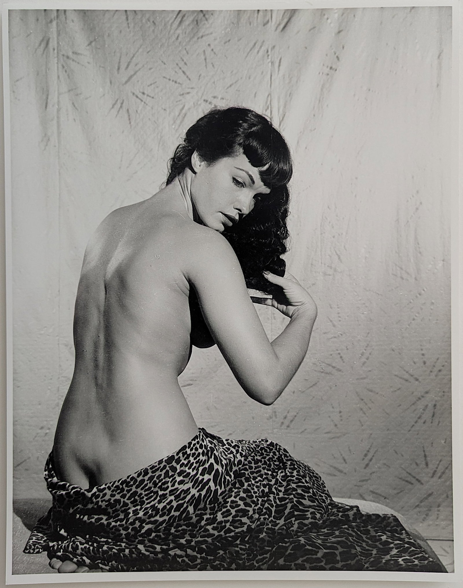 Vintage PHOTOGRAPH of BETTIE PAGE by BUNNY YEAGER 14" x 11": This lot is coming from Bunny Yeager's estate/archives. Linnea Eleanor "Bunny" Yeager (March 13, 1929 - May 24, 2014) was an American photographer and pin-up model. She met Bettie Page in 1954, and to