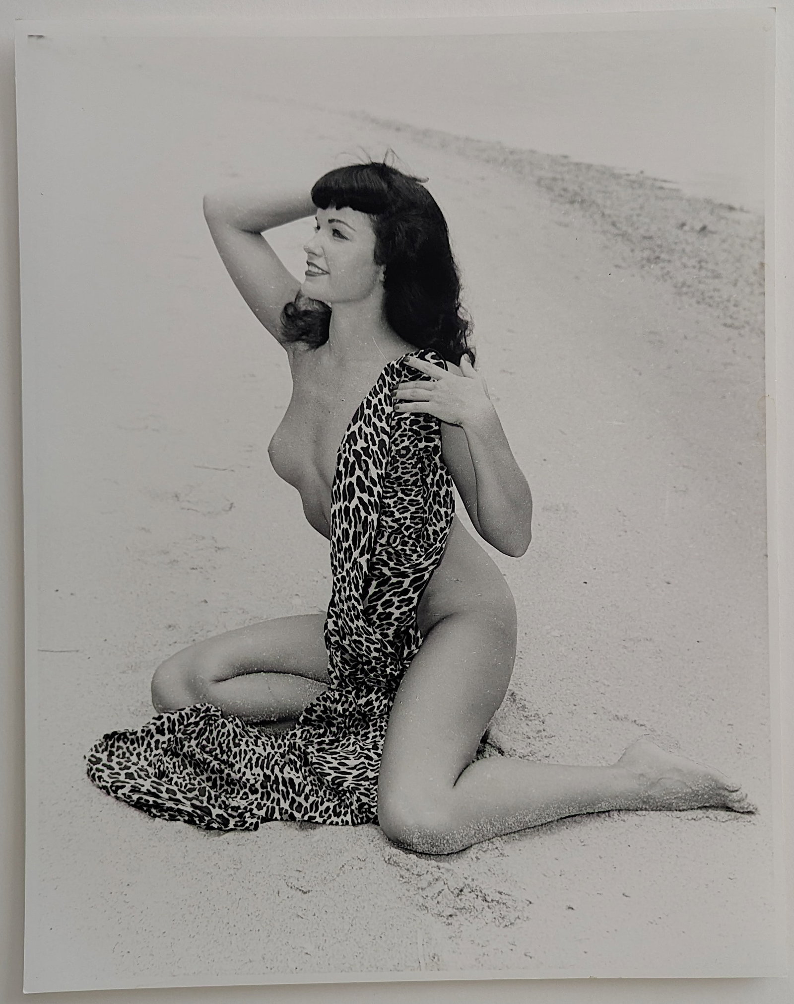 Vintage PHOTOGRAPH of BETTIE PAGE by BUNNY YEAGER 14" x 11": This lot is coming from Bunny Yeager's estate/archives. Linnea Eleanor "Bunny" Yeager (March 13, 1929 - May 24, 2014) was an American photographer and pin-up model. She met Bettie Page in 1954, and to