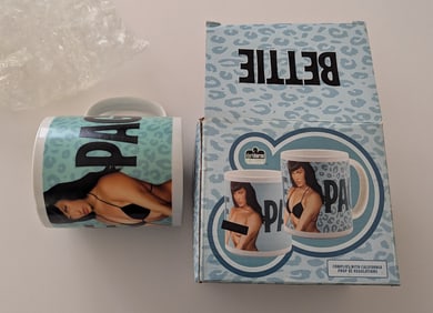 Vintage Original BETTIE PAGE Pin Up MUG in Original Box