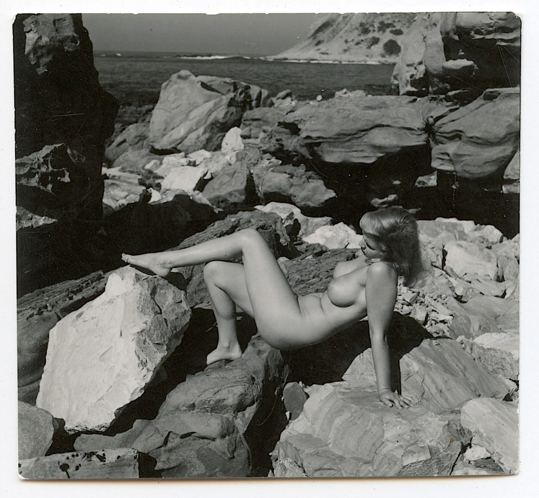 ANDRÉ DE DIENES Vintage Photo 1950s-1960s Nude Study: The provenance of this photo is from the archives of notable photographer André de Dienes.The dimensions are Approx. 2.75" x 2.75" (small variances can occur). This black and white gelatin photo was 