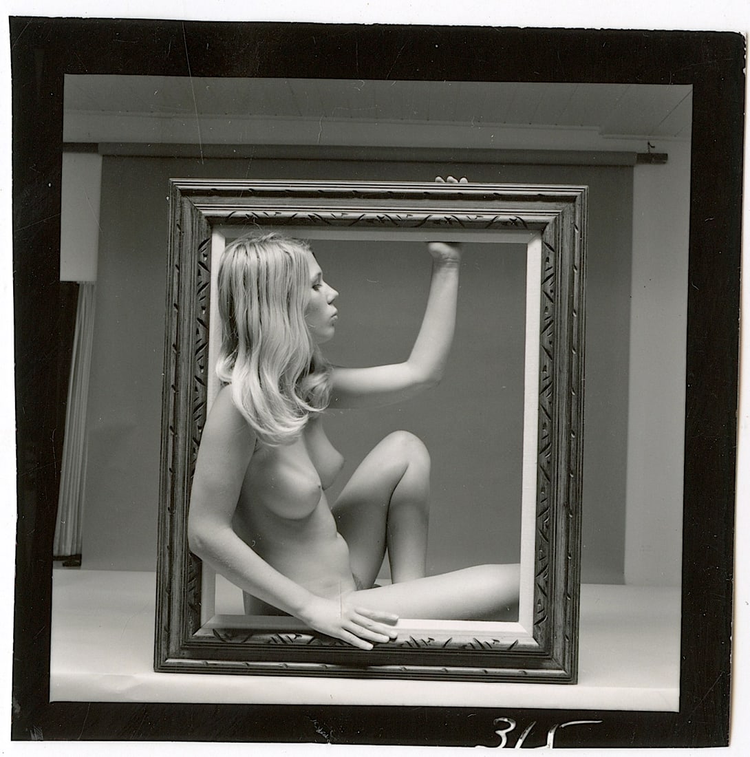 ANDRÉ DE DIENES Vintage Photo 1950s-1960s Nude Study: The provenance of this photo is from the archives of notable photographer André de Dienes.The dimensions are Approx. 2.75" x 2.75" (small variances can occur). This black and white gelatin photo was 