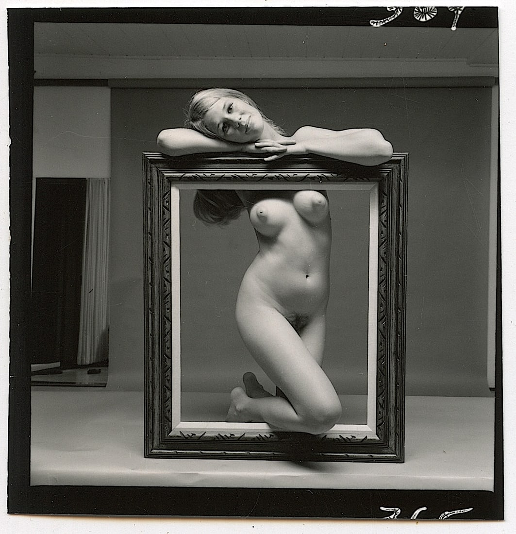 ANDRÉ DE DIENES Vintage Photo 1950s-1960s Nude Study: The provenance of this photo is from the archives of notable photographer André de Dienes.The dimensions are Approx. 2.75" x 2.75" (small variances can occur). This black and white gelatin photo was 