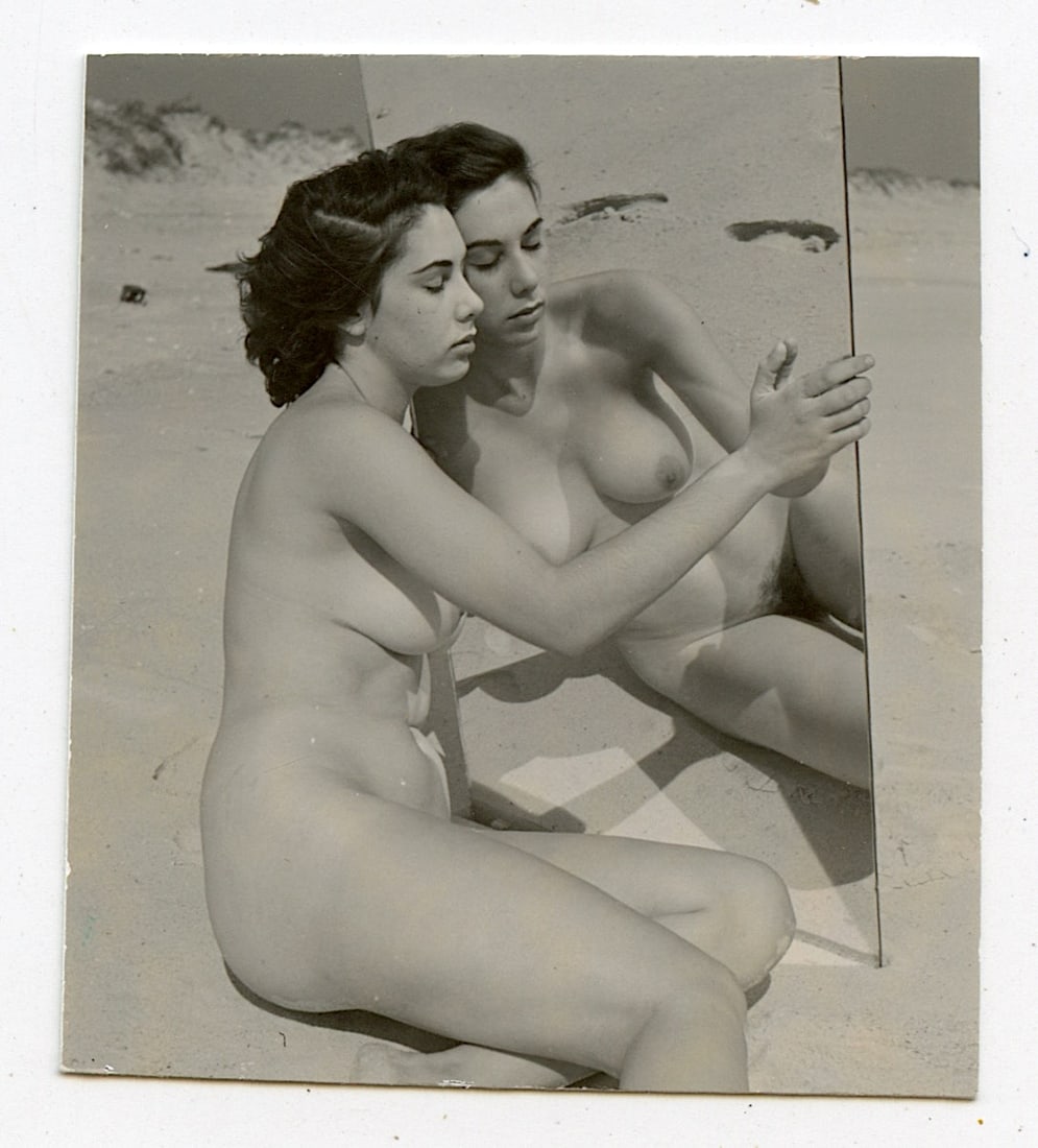 ANDRÉ DE DIENES Vintage Photo 1950s-1960s Nude Study: The provenance of this photo is from the archives of notable photographer André de Dienes.The dimensions are Approx. 2.75" x 2.75" (small variances can occur). This black and white gelatin photo was 