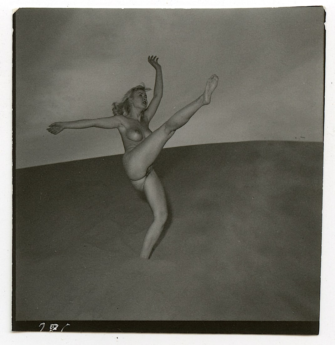 ANDRÉ DE DIENES Vintage Photo 1950s-1960s Nude Study: The provenance of this photo is from the archives of notable photographer André de Dienes.The dimensions are Approx. 2.75" x 2.75" (small variances can occur). This black and white gelatin photo was 