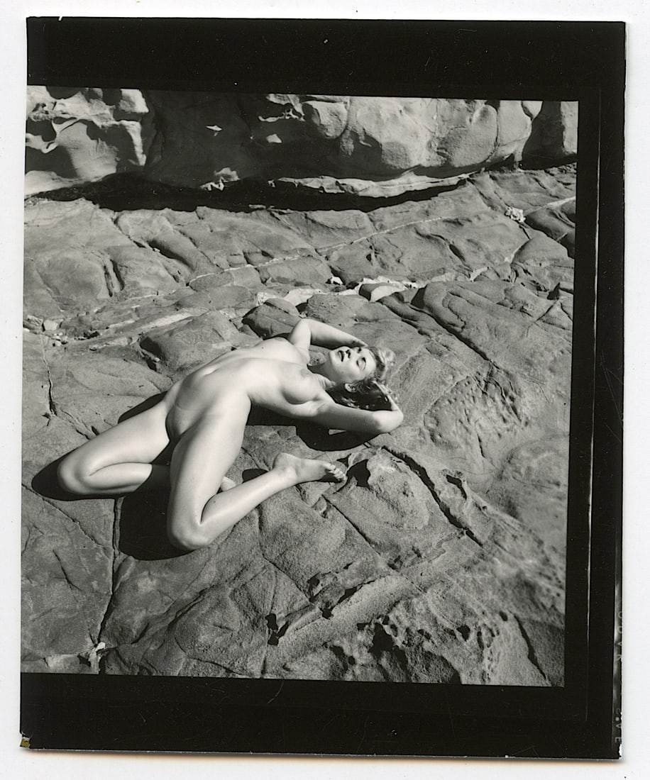 ANDRÉ DE DIENES Vintage Photo 1950s-1960s Nude Study: The provenance of this photo is from the archives of notable photographer André de Dienes.The dimensions are Approx. 2.75" x 2.75" (small variances can occur). This black and white gelatin photo was 