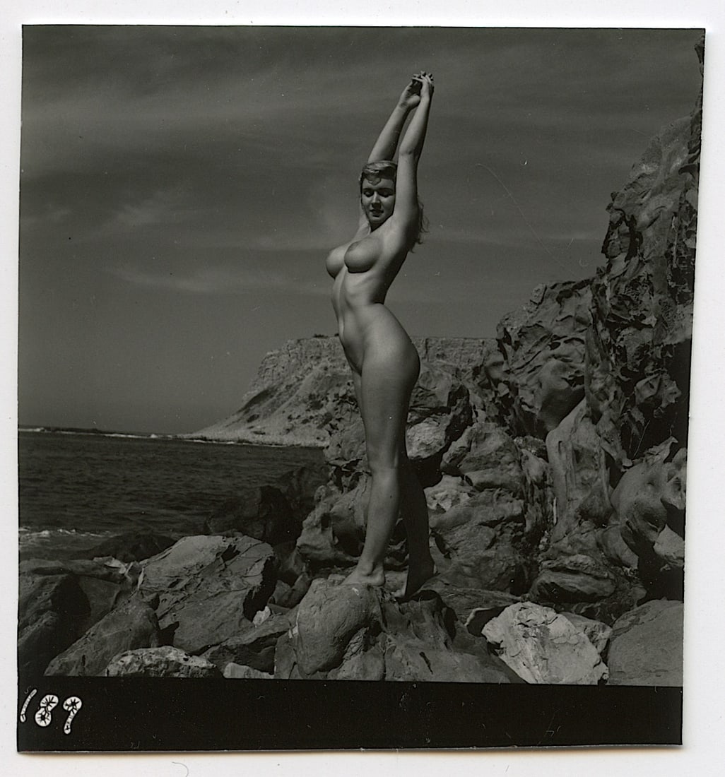 ANDRÉ DE DIENES Vintage Photo 1950s-1960s Nude Study: The provenance of this photo is from the archives of notable photographer André de Dienes.The dimensions are Approx. 2.75" x 2.75" (small variances can occur). This black and white gelatin photo was 