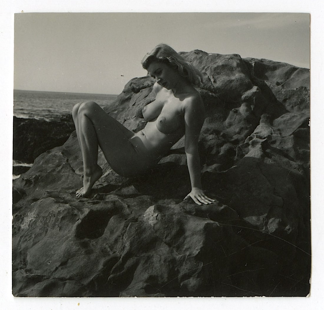ANDRÉ DE DIENES Vintage Photo 1950s-1960s Nude Study: The provenance of this photo is from the archives of notable photographer André de Dienes.The dimensions are Approx. 2.75" x 2.75" (small variances can occur). This black and white gelatin photo was 
