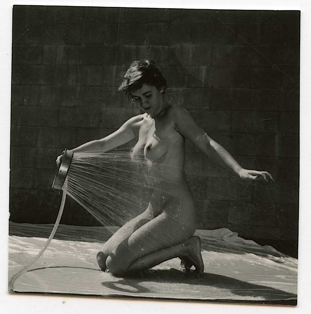 ANDRÉ DE DIENES Vintage Photo 1950s-1960s Nude Study: The provenance of this photo is from the archives of notable photographer André de Dienes.The dimensions are Approx. 2.75" x 2.75" (small variances can occur). This black and white gelatin photo was 