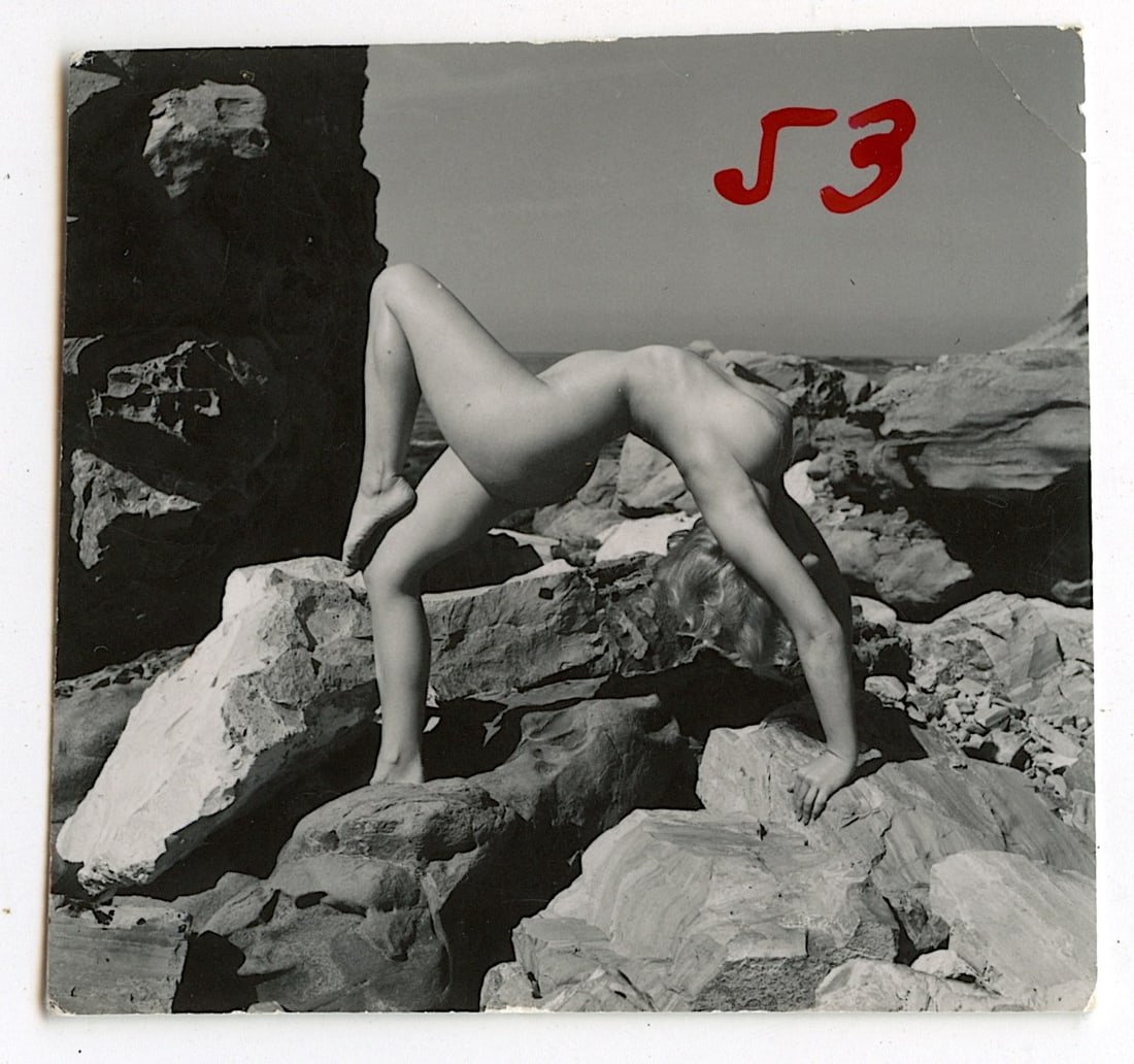 ANDRÉ DE DIENES Vintage Photo 1950s-1960s Nude Study: The provenance of this photo is from the archives of notable photographer André de Dienes.The dimensions are Approx. 2.75" x 2.75" (small variances can occur). This black and white gelatin photo was 