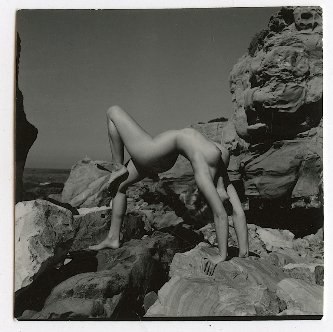 ANDRÉ DE DIENES Vintage Photo 1950s-1960s Nude Study: The provenance of this photo is from the archives of notable photographer André de Dienes.The dimensions are Approx. 2.75" x 2.75" (small variances can occur). This black and white gelatin photo was 
