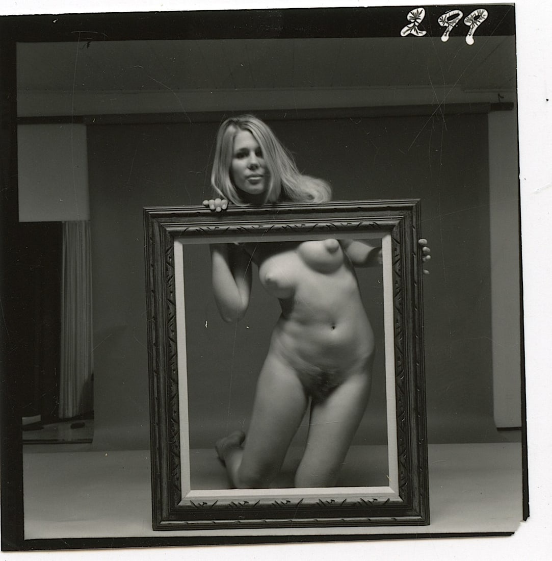 ANDRÉ DE DIENES Vintage Photo 1950s-1960s Nude Study: The provenance of this photo is from the archives of notable photographer André de Dienes.The dimensions are Approx. 2.75" x 2.75" (small variances can occur). This black and white gelatin photo was 