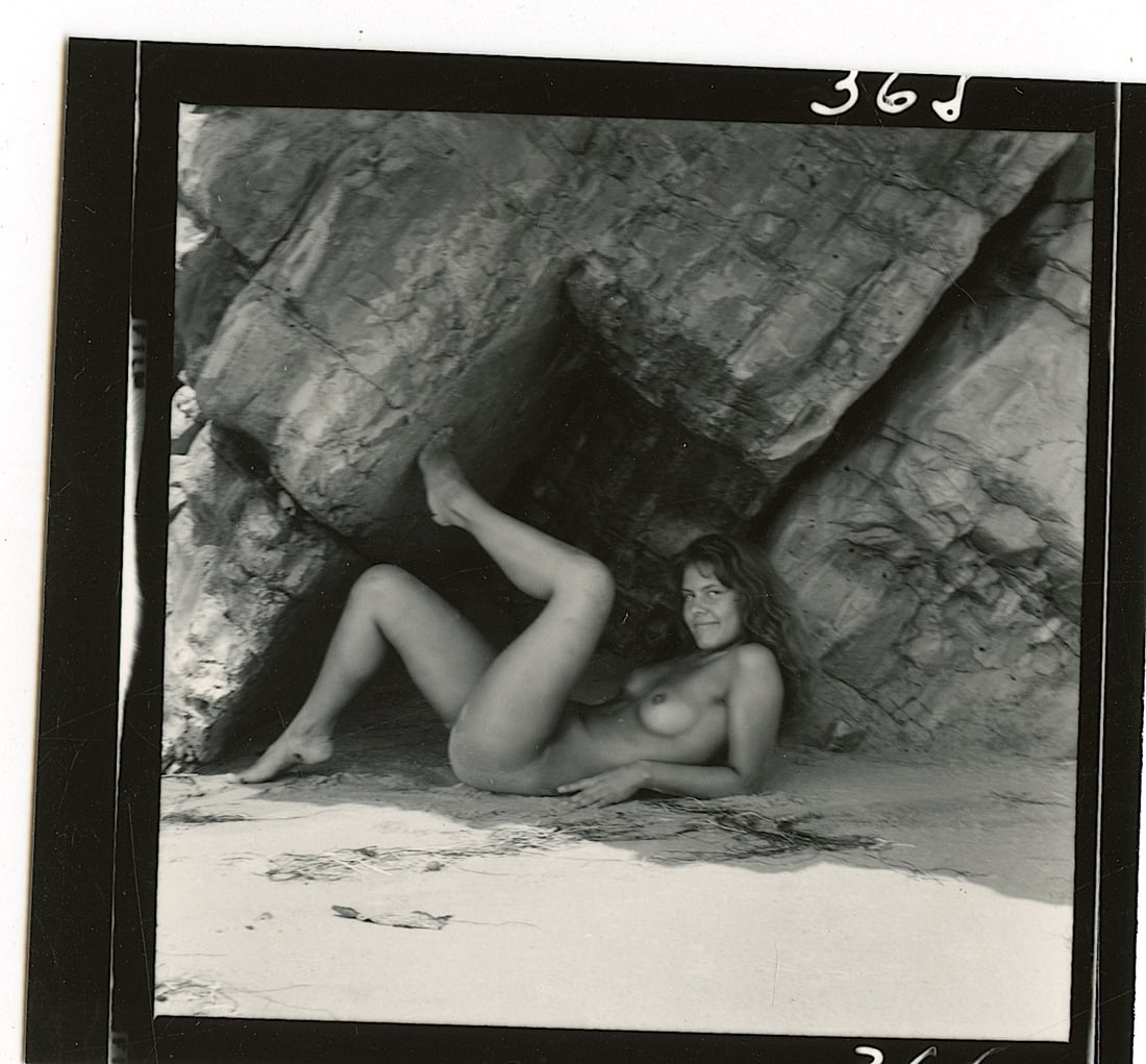 ANDRÉ DE DIENES Vintage Photo 1950s-1960s Nude Study: The provenance of this photo is from the archives of notable photographer André de Dienes.The dimensions are Approx. 2.75" x 2.75" (small variances can occur). This black and white gelatin photo was 