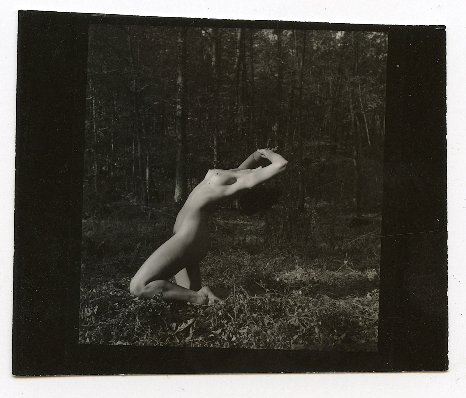 ANDRÉ DE DIENES Vintage Photo 1950s-1960s Nude Study: The provenance of this photo is from the archives of notable photographer André de Dienes.The dimensions are Approx. 2.75" x 2.75" (small variances can occur). This black and white gelatin photo was 