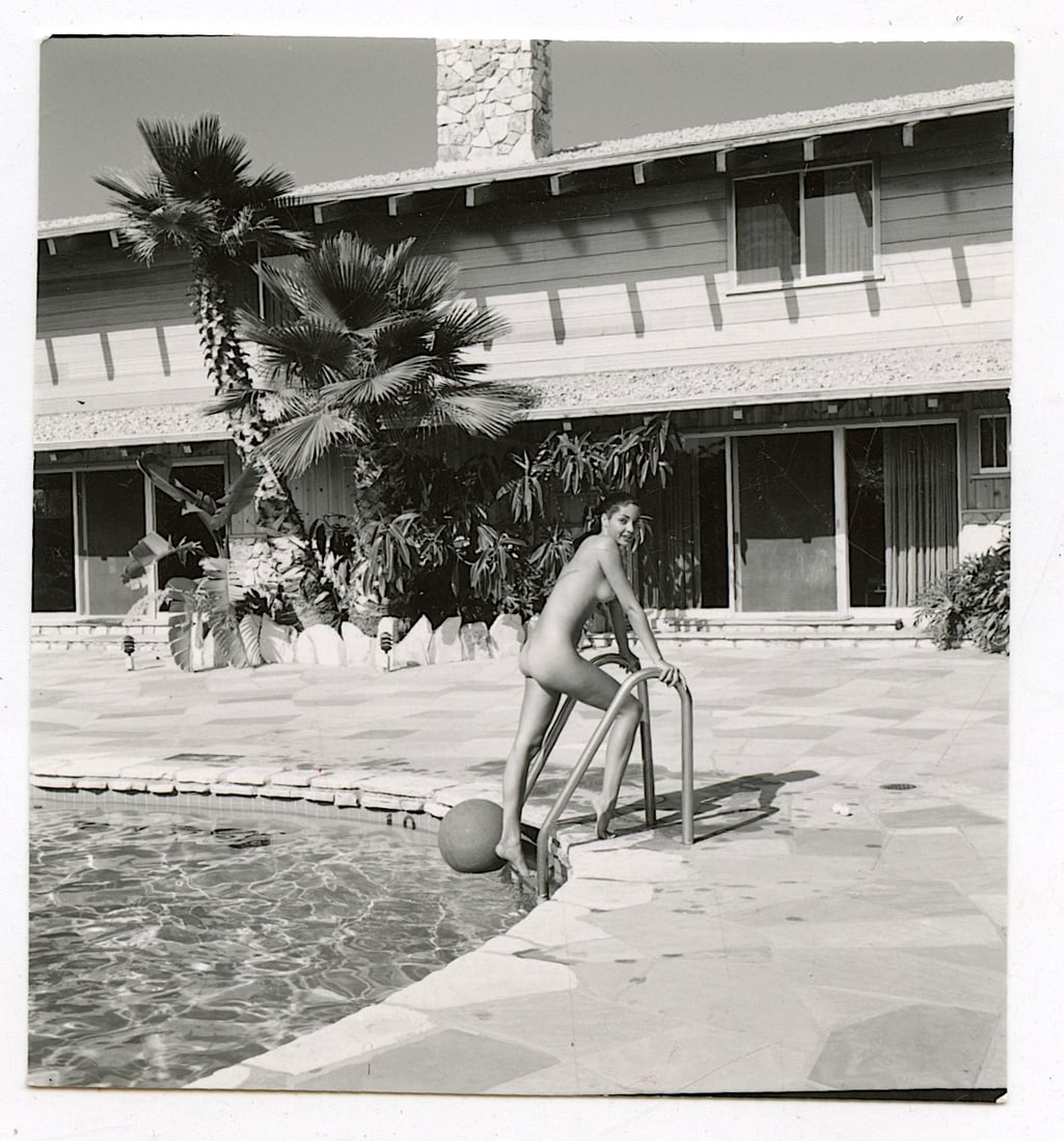 ANDRÉ DE DIENES Vintage Photo 1950s-1960s Nude Study: The provenance of this photo is from the archives of notable photographer André de Dienes.The dimensions are Approx. 2.75" x 2.75" (small variances can occur). This black and white gelatin photo was 