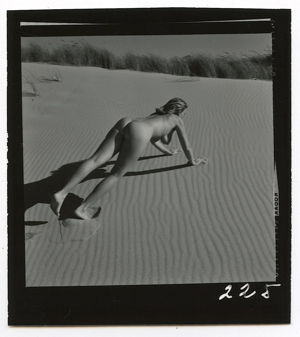 ANDRÉ DE DIENES Vintage Photo 1950s-1960s Nude Study: The provenance of this photo is from the archives of notable photographer André de Dienes.The dimensions are Approx. 2.75" x 2.75" (small variances can occur). This black and white gelatin photo was 