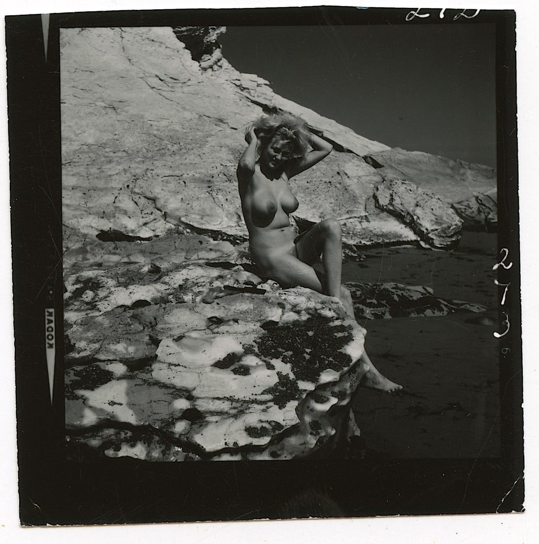 ANDRÉ DE DIENES Vintage Photo 1950s-1960s Nude Study: The provenance of this photo is from the archives of notable photographer André de Dienes.The dimensions are Approx. 2.75" x 2.75" (small variances can occur). This black and white gelatin photo was 