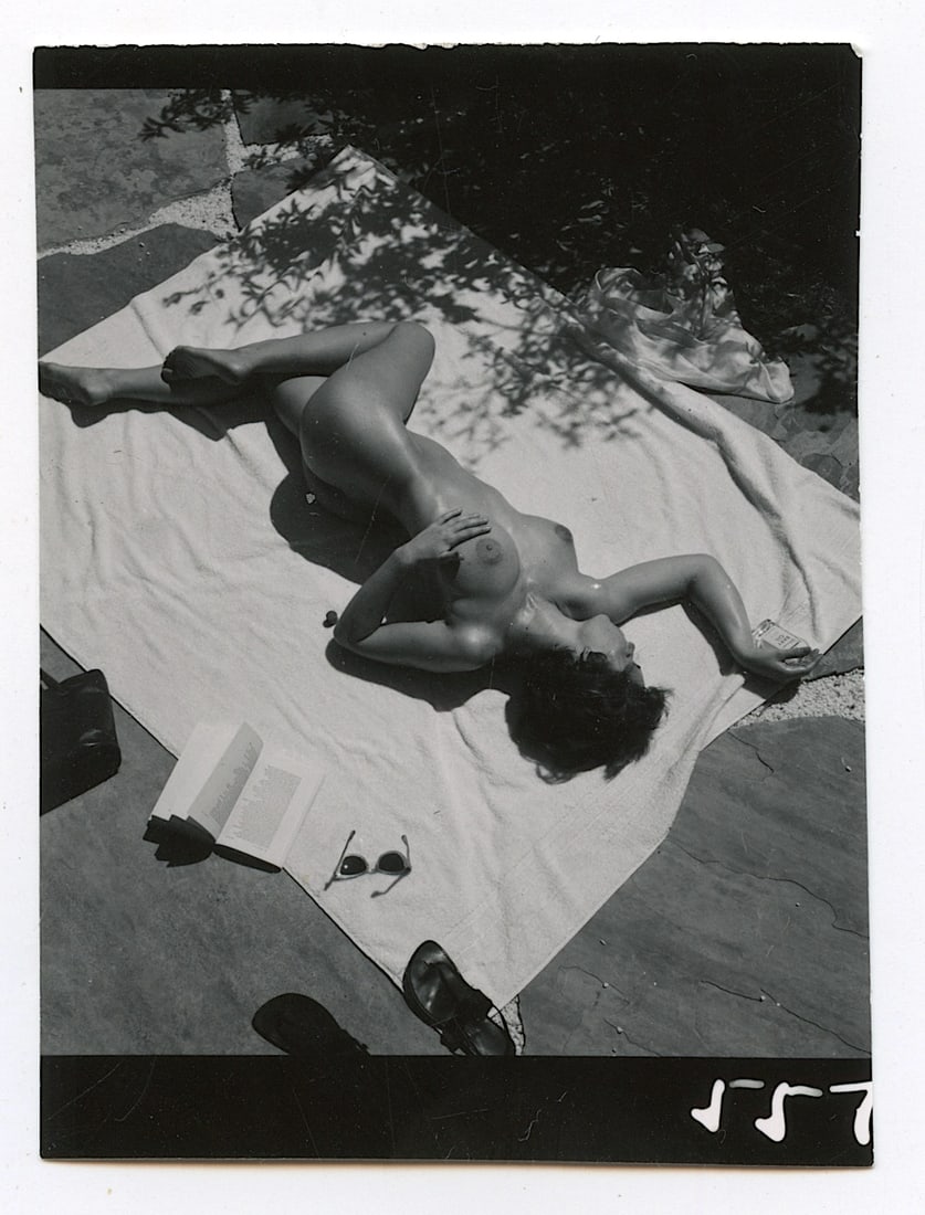 ANDRÉ DE DIENES Vintage Photo 1950s-1960s Nude Study: The provenance of this photo is from the archives of notable photographer André de Dienes.The dimensions are Approx. 2.75" x 2.75" (small variances can occur). This black and white gelatin photo was 