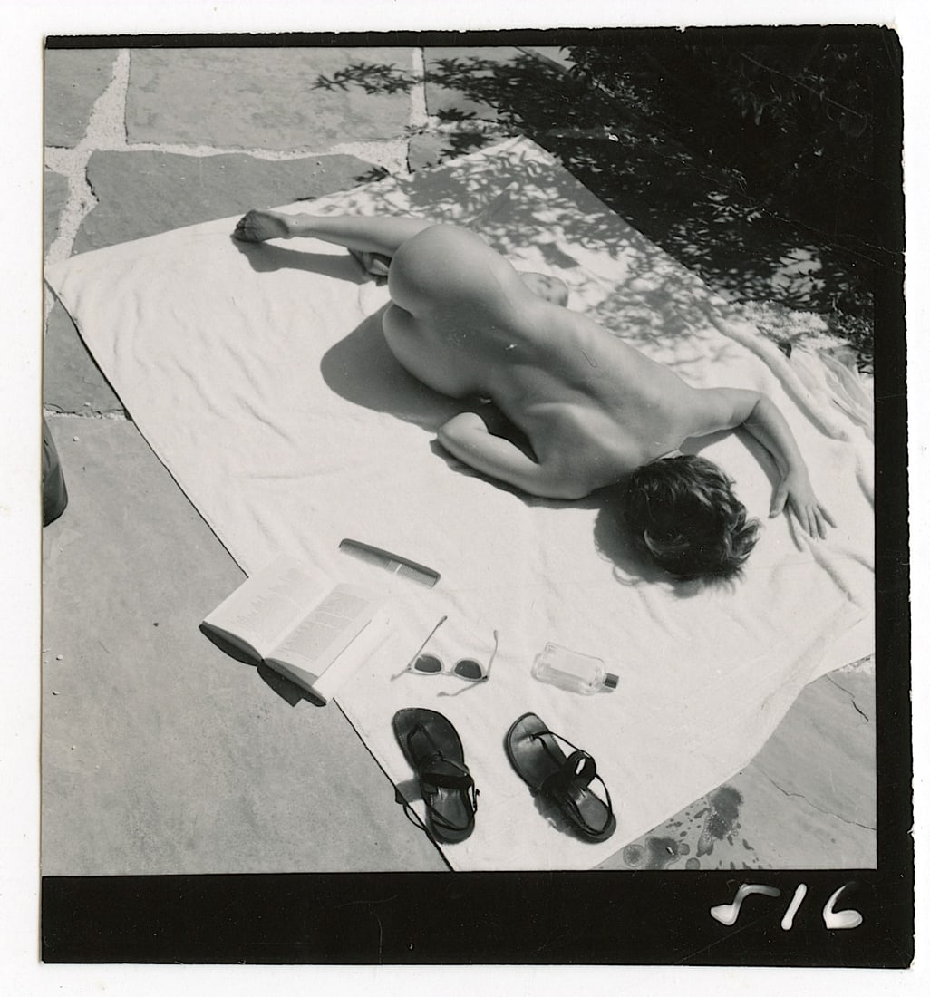 ANDRÉ DE DIENES Vintage Photo 1950s-1960s Nude Study: The provenance of this photo is from the archives of notable photographer André de Dienes.The dimensions are Approx. 2.75" x 2.75" (small variances can occur). This black and white gelatin photo was 