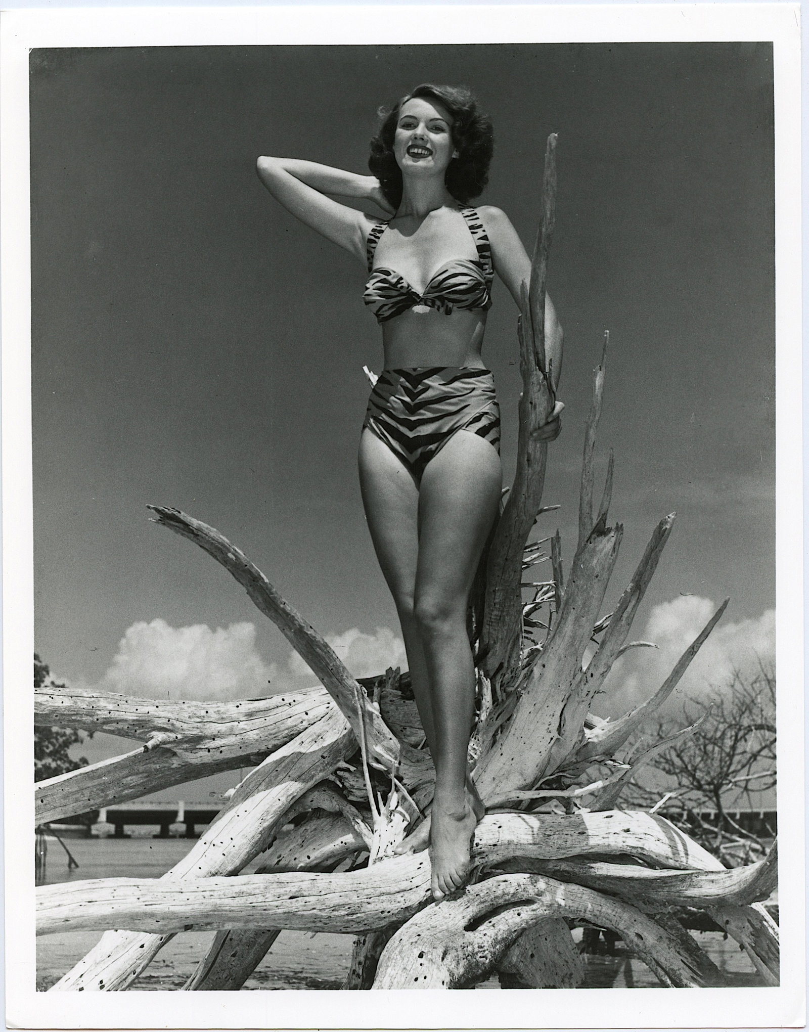 BUNNY YEAGER Vintage Pin Up ORIGINAL PHOTO: This lot is coming from Bunny Yeager's estate/archives. Linnea Eleanor "Bunny" Yeager (March 13, 1929 - May 24, 2014) was an American photographer and pin-up model. She met Bettie Page in 1954, and to