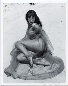 BUNNY YEAGER Vintage Pin Up Litho Model BETTIE PAGE