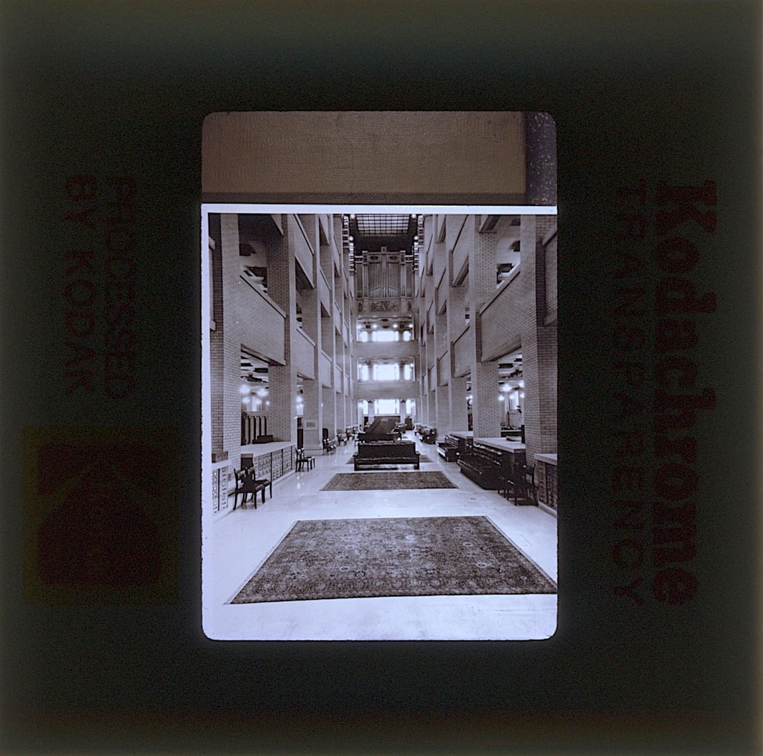 Art Original 20th C. 35mm Slide FRANK LLOYD WRIGHT (1867-1959): The provenance of this lot is from the estate of a deceased formal art collector in Miami, FL. We have included quality images to show it's actual condition. This lot is located in Boca Raton, Fl and